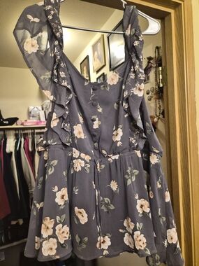 torrid Gray Floral Ruffle Sleeve Peplum Blouse